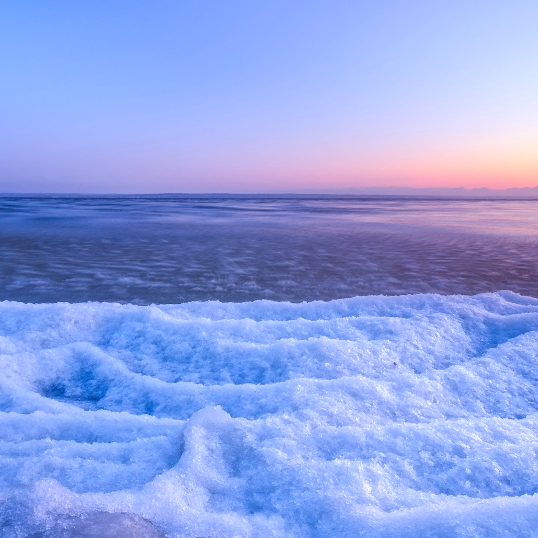 The Coastal Breeze Candle